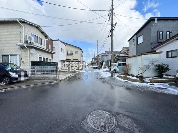 �O�ʓ��H�܂ތ��n�ʐ^ �����̓��������ʕ��E�d�l�ݔ��₨�����̑傫���̔�r�A�ߗׁE���ӊ��⒬���݂ȂǁA�����ł͂킩��Ȃ���񂪂������񂠂�܂��B���񌻒n�ɂĂ��m�F���������B