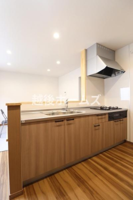 �L�b�`�� �R���^�C�v�̃V�X�e���L�b�`���͎��[���L�x�I
�����̂��|�������₷���݌v�ɂȂ��Ă��܂�