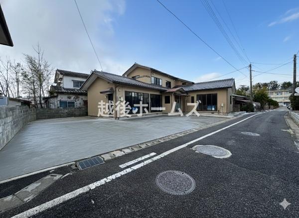 �O�ʓ��H�܂ތ��n�ʐ^ �����̓��������ʕ��E�d�l�ݔ��₨�����̑傫���̔�r�A�ߗׁE���ӊ��⒬���݂ȂǁA�����ł͂킩��Ȃ���񂪂������񂠂�܂��B���񌻒n�ɂĂ��m�F���������B