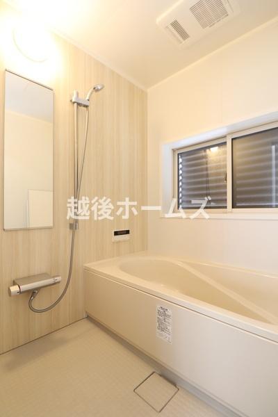 ���� �P�؃^�C�v�̍L�X���j�b�g�o�X�ł��I
���������g�[�@��W�������A�P�N�����K�ɉ߂����闁���ł���