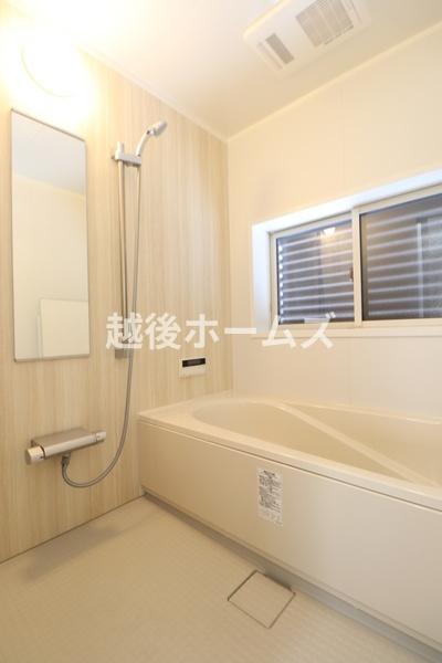 ���� �P�؃^�C�v�̍L�X���j�b�g�o�X�ł��I
���������g�[�@��W�������A�P�N�����K�ɉ߂����闁���ł���