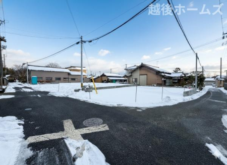 �O�ʓ��H�܂ތ��n�ʐ^ �����̓��������ʕ��E�d�l�ݔ��₨�����̑傫���̔�r�A�ߗׁE���ӊ��⒬���݂ȂǁA�����ł͂킩��Ȃ���񂪂������񂠂�܂��B���񌻒n�ɂĂ��m�F���������B