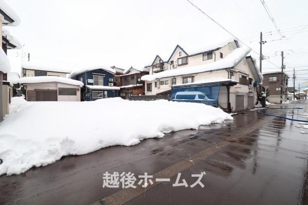 �O�ʓ��H�܂ތ��n�ʐ^ �����̓��������ʕ��E�d�l�ݔ��₨�����̑傫���̔�r�A�ߗׁE���ӊ��⒬���݂ȂǁA�����ł͂킩��Ȃ���񂪂������񂠂�܂��B���񌻒n�ɂĂ��m�F���������B