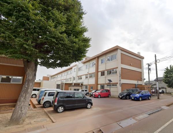 ���ӊ� �y���w�Z�z�����s���V�����w�Z�F2005m