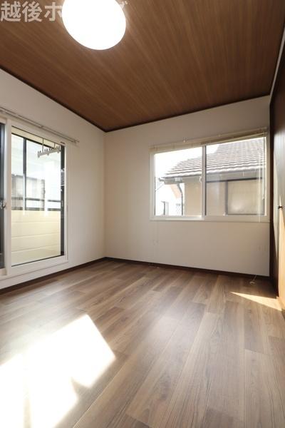 �m�� �V���v���ȗm���Ȃ̂ŉƋ�Ȃǂ̃C���e���A�Ƃ��}�b�`���Ă�����ꊴ���o���₷���A�g�̉��̐��������₷���ł��ˁ�