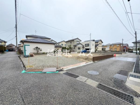 �O�ʓ��H�܂ތ��n�ʐ^ �����̓��������ʕ��E�d�l�ݔ��₨�����̑傫���̔�r�A�ߗׁE���ӊ��⒬���݂ȂǁA�����ł͂킩��Ȃ���񂪂������񂠂�܂��B���񌻒n�ɂĂ��m�F���������B