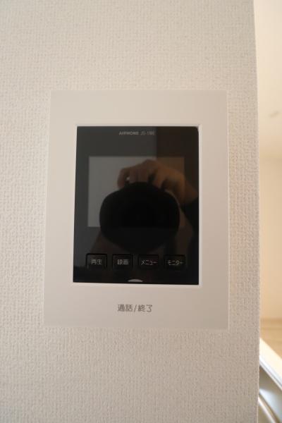 ���̑� �h�Ƒ΍�ɗD�ꂽTV���j�^�[�t���C���^�[�z���ŗ��q�҂̊m�F���ł��܂��B