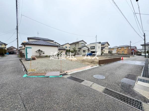 �O�ʓ��H�܂ތ��n�ʐ^ �����̓��������ʕ��E�d�l�ݔ��₨�����̑傫���̔�r�A�ߗׁE���ӊ��⒬���݂ȂǁA�����ł͂킩��Ȃ���񂪂������񂠂�܂��B���񌻒n�ɂĂ��m�F���������B