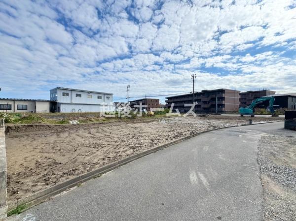 �O�ʓ��H�܂ތ��n�ʐ^ �����̓��������ʕ��E�d�l�ݔ��₨�����̑傫���̔�r�A�ߗׁE���ӊ��⒬���݂ȂǁA�����ł͂킩��Ȃ���񂪂������񂠂�܂��B���񌻒n�ɂĂ��m�F���������B