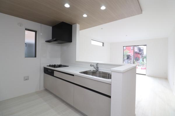 �L�b�`�� �y���Ў{�H��z���r���O�S�̂����n����J�E���^�[�L�b�`���􏬂������q�l�����Ă����S�ł��ˁ�