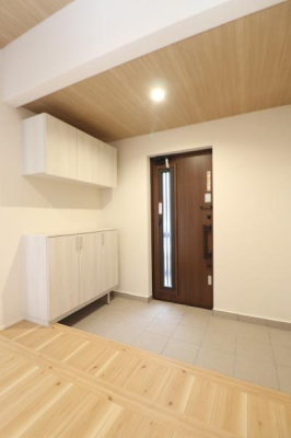 ���� ���ւɂ͎g���₷���V���[�Y�{�b�N�X�I
���փh�A�͈��S�̃_�u�����b�N�Ŗh�Ƒ΍���o�b�`���ł��I