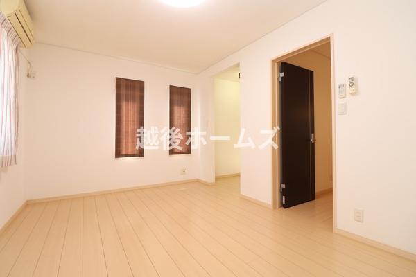 �m�� �S���ɃN���[�[�b�g�����A���[���L�x�Ŏg���₷���Ԏ��ɂȂ��Ă��܂�