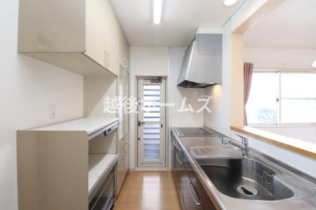 �L�b�`�� �L�b�`�����ɂ͎��[�I�����I
�H�킾���łȂ��A���p�i�Ȃǂ̃X�g�b�N�̎��[�ɂ��ƂĂ��֗��ł�