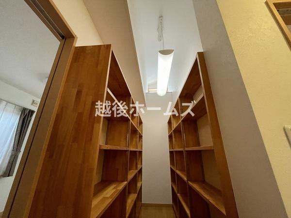 ���̑����� �Q�K�z�[���ɂ͑�e�ʂ̖{�I������