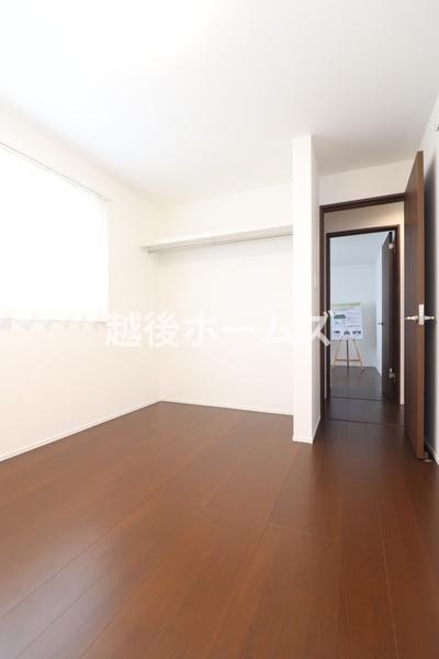 �m�� �S���ɃN���[�[�b�g�����A���[���L�x�Ŏg���₷���Ԏ��ɂȂ��Ă��܂�