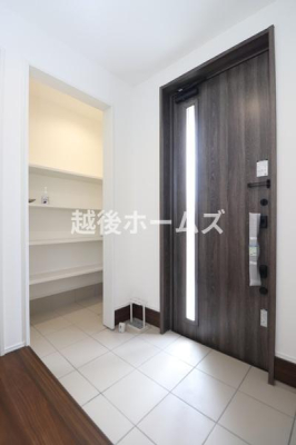 ���� ���ւɂ͎g���₷���V���[�Y�{�b�N�X�I
���փh�A�͈��S�̃_�u�����b�N�Ŗh�Ƒ΍���o�b�`���ł��I