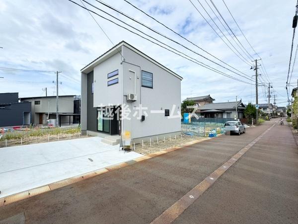 �O�ʓ��H�܂ތ��n�ʐ^ �����̓��������ʕ��E�d�l�ݔ��₨�����̑傫���̔�r�A�ߗׁE���ӊ��⒬���݂ȂǁA�����ł͂킩��Ȃ���񂪂������񂠂�܂��B���񌻒n�ɂĂ��m�F���������B