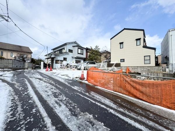 �O�ʓ��H�܂ތ��n�ʐ^ �����̓��������ʕ��E�d�l�ݔ��₨�����̑傫���̔�r�A�ߗׁE���ӊ��⒬���݂ȂǁA�����ł͂킩��Ȃ���񂪂������񂠂�܂��B���񌻒n�ɂĂ��m�F���������B