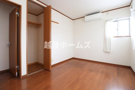 �m�� �S���ɃN���[�[�b�g�����A���[���L�x�Ŏg���₷���Ԏ��ɂȂ��Ă��܂�