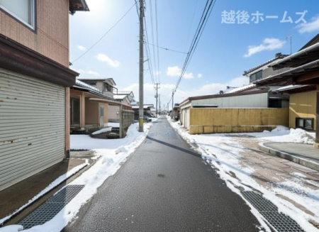 �O�ʓ��H�܂ތ��n�ʐ^ �����̓��������ʕ��E�d�l�ݔ��₨�����̑傫���̔�r�A�ߗׁE���ӊ��⒬���݂ȂǁA�����ł͂킩��Ȃ���񂪂������񂠂�܂��B���񌻒n�ɂĂ��m�F���������B