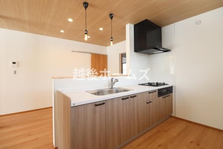 �L�b�`�� �R���^�C�v�̃V�X�e���L�b�`���͎��[���L�x�I
�����̂��|�������₷���݌v�ɂȂ��Ă��܂�