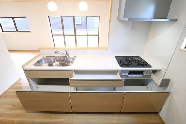 �L�b�`�� �����Z�O�̎ʐ^�ɂȂ�܂���
�R���^�C�v�̃V�X�e���L�b�`���͎��[���L�x�I
�����̂��|�������₷���݌v�ɂȂ��Ă��܂�