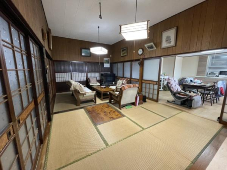 ���r���O -