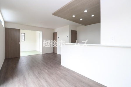 ���r���O �y���Ў{�H��z
�Q�S���Ԋ��C�V�X�e���������ɐ݂��A��ɋ�C���z�������K�ȋ�Ԃɕς��Ă���܂�