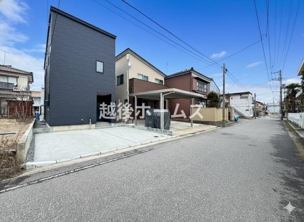 �O�ʓ��H�܂ތ��n�ʐ^ �����̓��������ʕ��E�d�l�ݔ��₨�����̑傫���̔�r�A�ߗׁE���ӊ��⒬���݂ȂǁA�����ł͂킩��Ȃ���񂪂������񂠂�܂��B���񌻒n�ɂĂ��m�F���������B