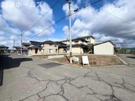 �O�ʓ��H�܂ތ��n�ʐ^ �����̓��������ʕ��E�d�l�ݔ��₨�����̑傫���̔�r�A�ߗׁE���ӊ��⒬���݂ȂǁA�����ł͂킩��Ȃ���񂪂������񂠂�܂��B���񌻒n�ɂĂ��m�F���������B