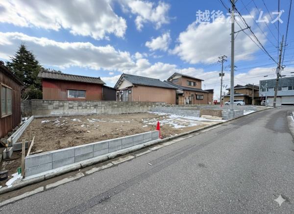 �O�ʓ��H�܂ތ��n�ʐ^ �����̓��������ʕ��E�d�l�ݔ��₨�����̑傫���̔�r�A�ߗׁE���ӊ��⒬���݂ȂǁA�����ł͂킩��Ȃ���񂪂������񂠂�܂��B���񌻒n�ɂĂ��m�F���������B