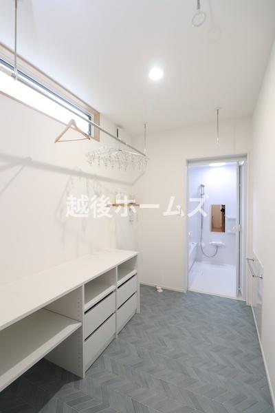 ���̑����� �����h���\�X�y�[�X���p�̒E�ߎ��B