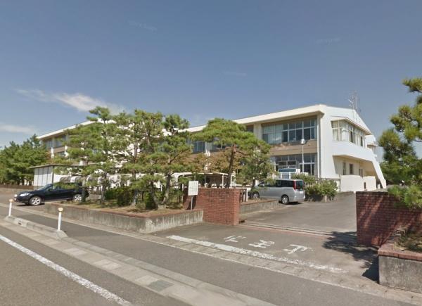 ���ӊ� �y���w�Z�z�V���s���������w�Z�F1815m