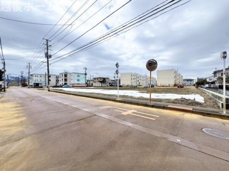 �O�ʓ��H�܂ތ��n�ʐ^ �ߗׁE���ӊ��⒬���݂ȂǁA�����ł͂킩��Ȃ���񂪂������񂠂�܂��B���񌻒n�ɂĂ��m�F���������B
