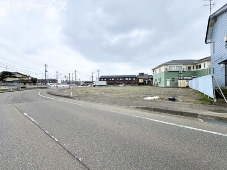 �O�ʓ��H�܂ތ��n�ʐ^ �ߗׁE���ӊ��⒬���݂ȂǁA�����ł͂킩��Ȃ���񂪂������񂠂�܂��B���񌻒n�ɂĂ��m�F���������B
