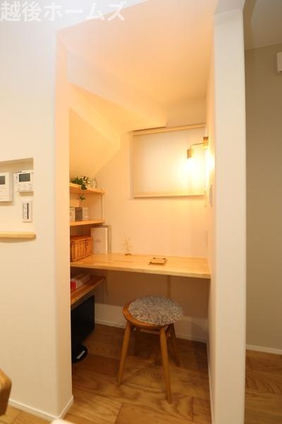 ���̑����� �K�i���𗘗p�������[�e�B���e�B�X�y�[�X�􏑍ւ��ȂǗl�X�Ɋ��p�ł��܂���