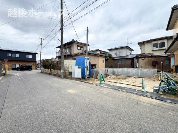 �O�ʓ��H�܂ތ��n�ʐ^ �����̓��������ʕ��E�d�l�ݔ��₨�����̑傫���̔�r�A�ߗׁE���ӊ��⒬���݂ȂǁA�����ł͂킩��Ȃ���񂪂������񂠂�܂��B���񌻒n�ɂĂ��m�F���������B