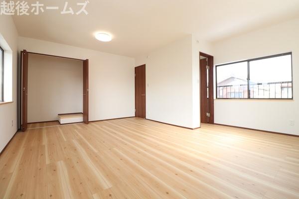 �m�� �S���ɃN���[�[�b�g�����A���[���L�x�Ŏg���₷���Ԏ��ɂȂ��Ă��܂�