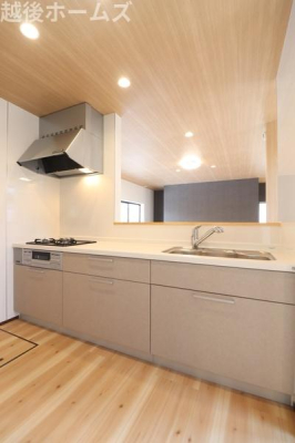 �L�b�`�� �R���^�C�v�̃V�X�e���L�b�`���͎��[���L�x�I
�����̂��|�������₷���݌v�ɂȂ��Ă��܂�