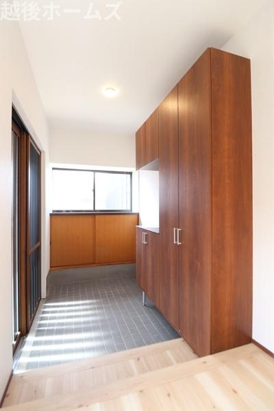 ���� ���ւɂ͎g���₷���V���[�Y�{�b�N�X�I
���փh�A�͈��S�̃_�u�����b�N�Ŗh�Ƒ΍���o�b�`���ł��I