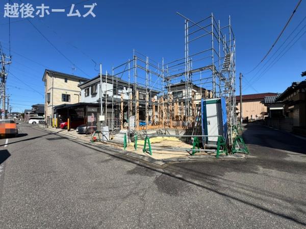 �O�ʓ��H�܂ތ��n�ʐ^ �����̓��������ʕ��E�d�l�ݔ��₨�����̑傫���̔�r�A�ߗׁE���ӊ��⒬���݂ȂǁA�����ł͂킩��Ȃ���񂪂������񂠂�܂��B���񌻒n�ɂĂ��m�F���������B