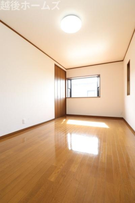 �m�� �S���ɃN���[�[�b�g�����A���[���L�x�Ŏg���₷���Ԏ��ɂȂ��Ă��܂�