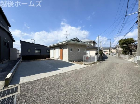 �O�ʓ��H�܂ތ��n�ʐ^ �����̓��������ʕ��E�d�l�ݔ��₨�����̑傫���̔�r�A�ߗׁE���ӊ��⒬���݂ȂǁA�����ł͂킩��Ȃ���񂪂������񂠂�܂��B���񌻒n�ɂĂ��m�F���������B