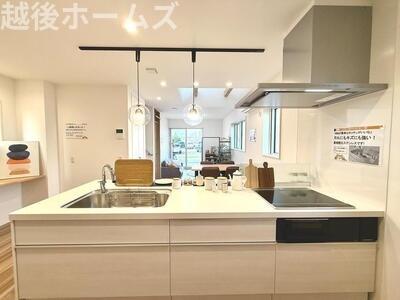 �L�b�`�� �L�b�`���͎g���₷���V�X�e���L�b�`���ł��B
�򐅊��̌^�̐������W���������Ă��܂��B