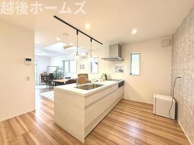 �L�b�`�� �R���^�C�v�̃V�X�e���L�b�`���͎��[���L�x�I
�����̂��|�������₷���݌v�ɂȂ��Ă��܂�