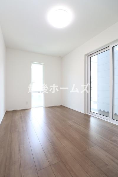 �m�� �e�m���͂Q�ʍ̌��݌v�A��������⊷�C�ɂ��z��������ԂɂȂ��Ă��܂��B