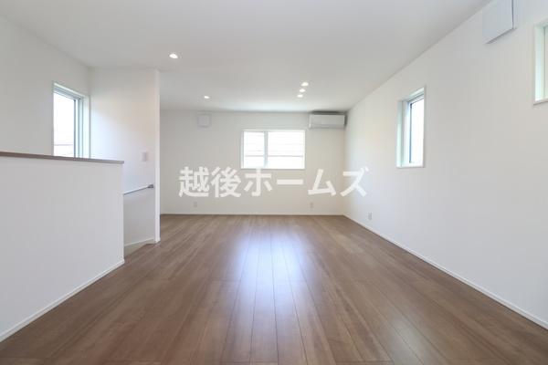 ���r���O �Ƒ��c���̎��Ԃ��߂�����L�X�������r���O�_�C�j���O��