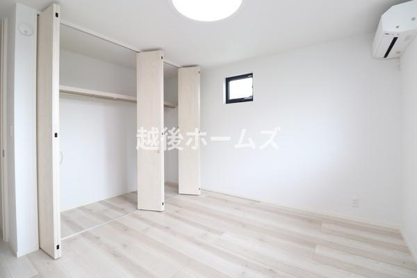 �m�� �S���ɃN���[�[�b�g�����A���[���L�x�Ŏg���₷���Ԏ��ɂȂ��Ă��܂�