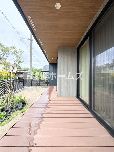 �� �V�C�̂������̓E�b�h�f�b�L�ŉ߂�������K�[�f�j���O�Ȃǂ��y���߂�L���̂���t��