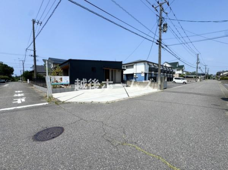 �O�ʓ��H�܂ތ��n�ʐ^ �����̓��������ʕ��E�d�l�ݔ��₨�����̑傫���̔�r�A�ߗׁE���ӊ��⒬���݂ȂǁA�����ł͂킩��Ȃ���񂪂������񂠂�܂��B���񌻒n�ɂĂ��m�F���������B